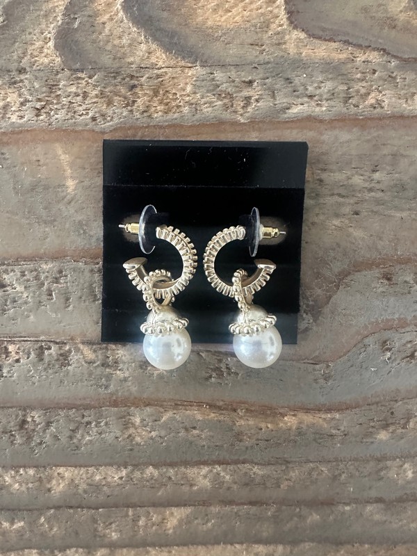 Textured Gold Pearl Drop Earring              