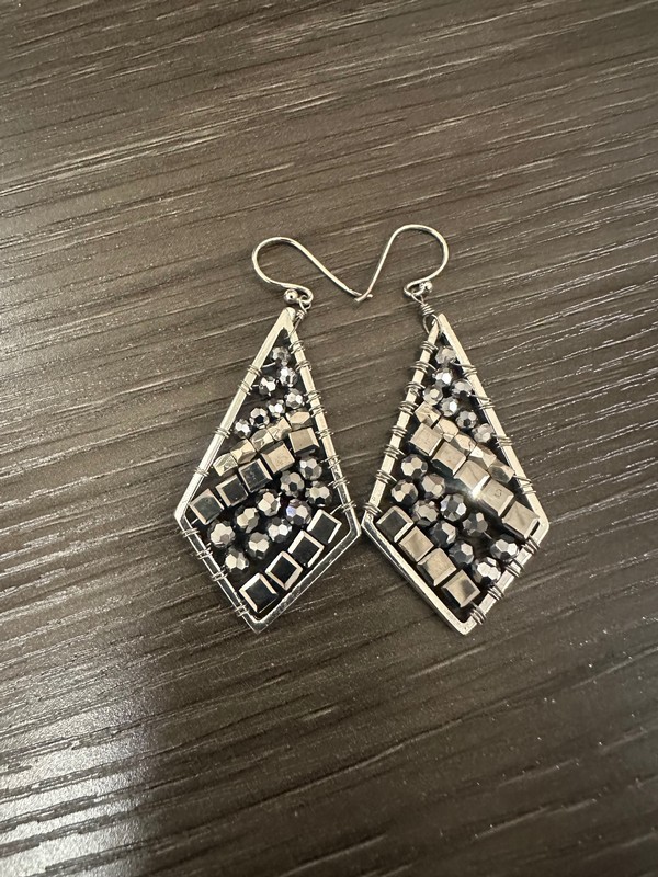 BLK Diamond Ombre Drop Earring 