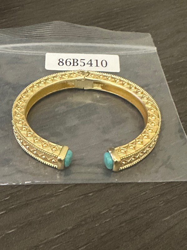 Gold Textured Turq. Tip Bracelet               