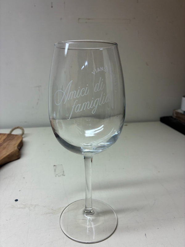 VIA Wine Glass Famiglia